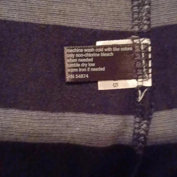 💙🌺Striped long sleeve top - Picture 8 of 9